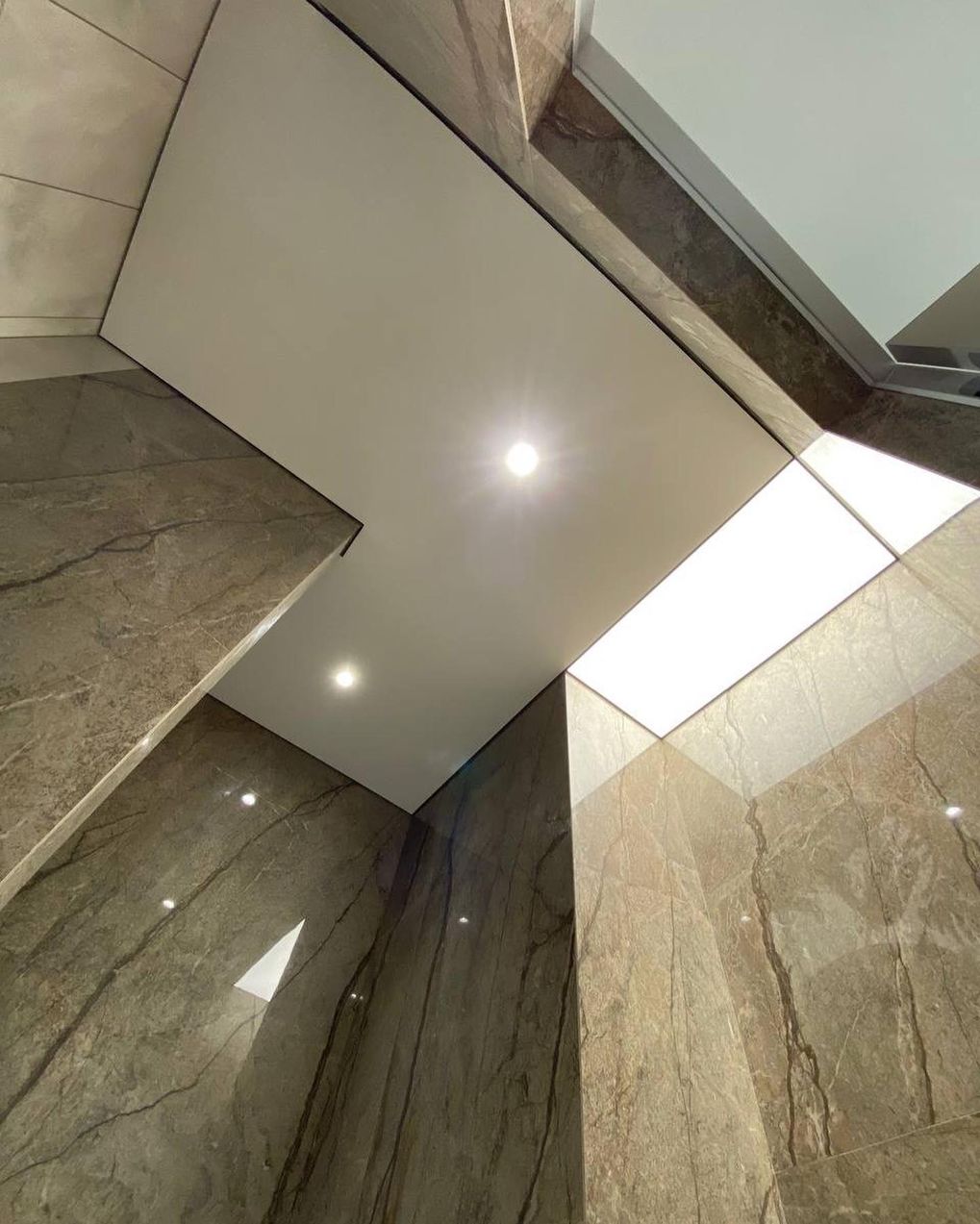 Тіньові натяжні стелі